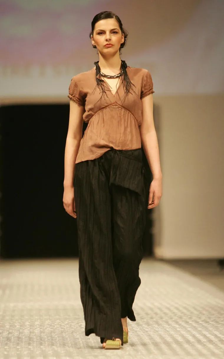 Bila je to opasno hot revija: Gole grudi, hod u donjem rublju i pad Aleksandre Grdić