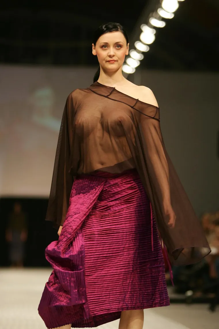 Bila je to opasno hot revija: Gole grudi, hod u donjem rublju i pad Aleksandre Grdić