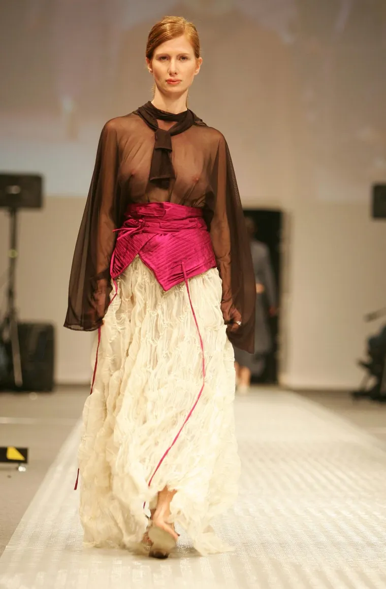 Bila je to opasno hot revija: Gole grudi, hod u donjem rublju i pad Aleksandre Grdić