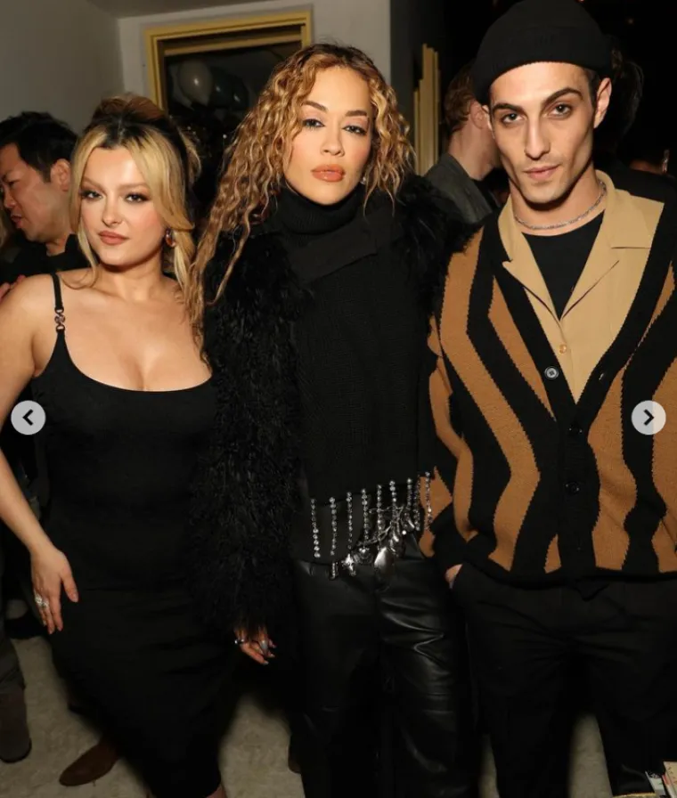 Rita Ora pojavila se na događaju samo u gaćicama, ova izazovna kreacija nije gotovo ništa sakrila
