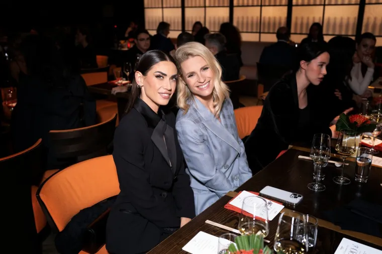 Fatalna novinarka zavela 10 godina mlađeg poznatog tenisača: 'Posjetitelji su snimili njihove vrlo intimne fotografije. Vi&scaron;e se ni ne skrivaju'