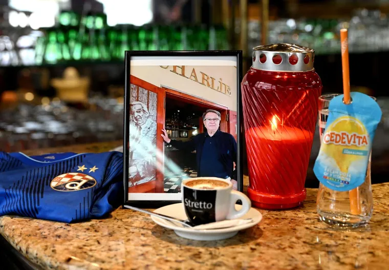 Tu je bio svaki dan: Pogledajte kako nakon Ćirine smrti izgleda njegov omiljeni kafić u centru Zagreba