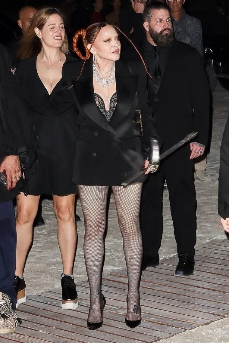 Izračunao je da je na sve plastične operacije potro&scaron;ila minimalno 215.000 dolara (1,4 milijuna kuna).