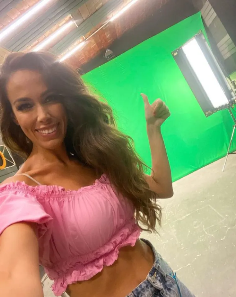 Slovenski premijer ljubi 20 godina mlađu manekenku koja je prije njega ljubila ministra, a zavodljivo se fotka i izvan radnog vremena