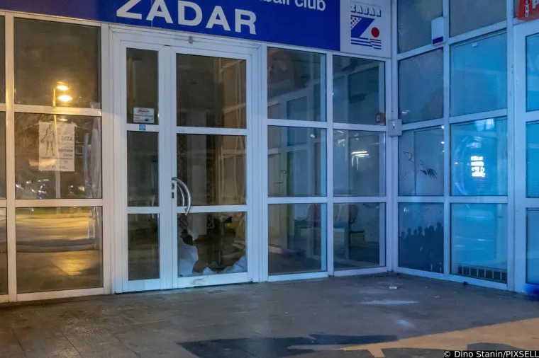 Incident u 'domu košarke', navijači Zadra bacili topovski udar na Jazinama: Uslijedio je i obračun s policijom