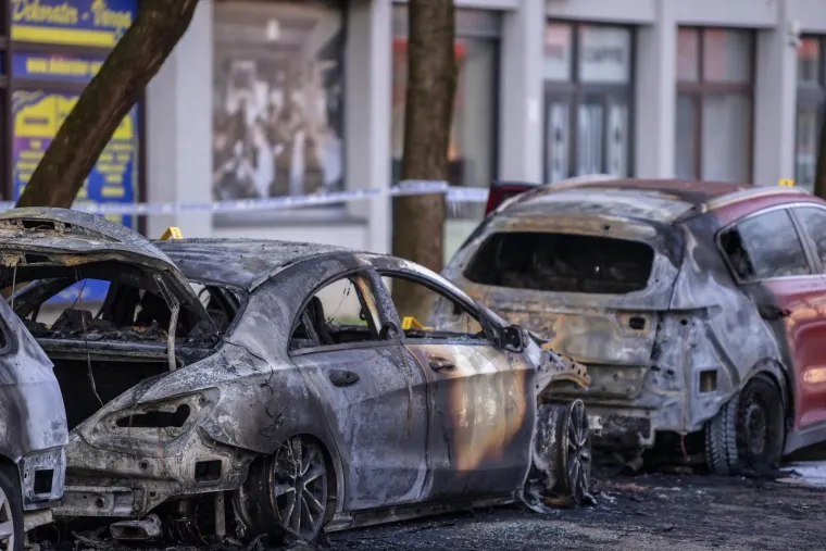 U požaru u Utrinama izgorjela tri auta, među njima i jedna od omiljenih marki brojnih Hrvata: Neće im biti lako gledati na &scaron;to liči ovaj ljepotan