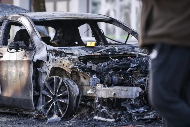 U požaru u Utrinama izgorjela tri auta, među njima i jedna od omiljenih marki brojnih Hrvata: Neće im biti lako gledati na &scaron;to liči ovaj ljepotan