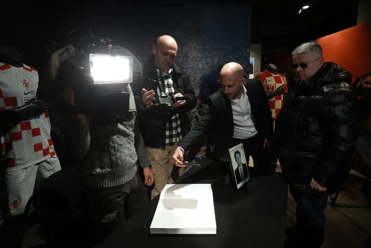 Otvorena knjiga žalosti za Ćiru Blaževića, Dalić se upisao među prvima. Potvrđen i točan termin pokopa