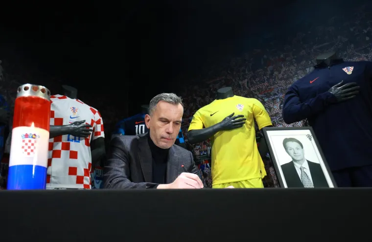 Pogledajte što su u knjigu žalosti za Ćiru Blaževića upisali Dalić, Kustić i Svetina