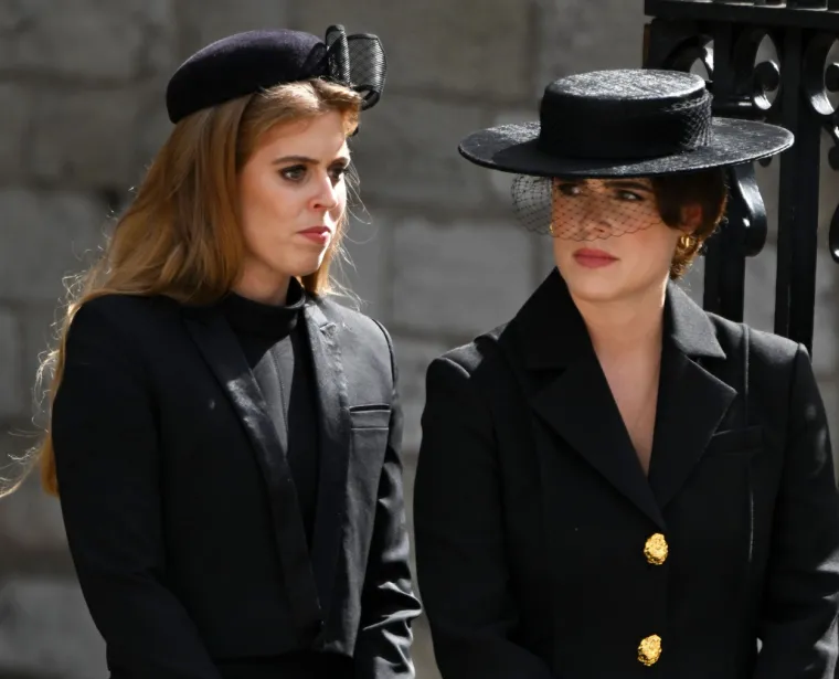 Prema kraljevskoj stručnjakinji i autorici Katie Nicholl, Sussexovi bi se mogli obratiti Harryjevim rođakinjama Beatrice i Eugenie da vide što mogu očekivati.
