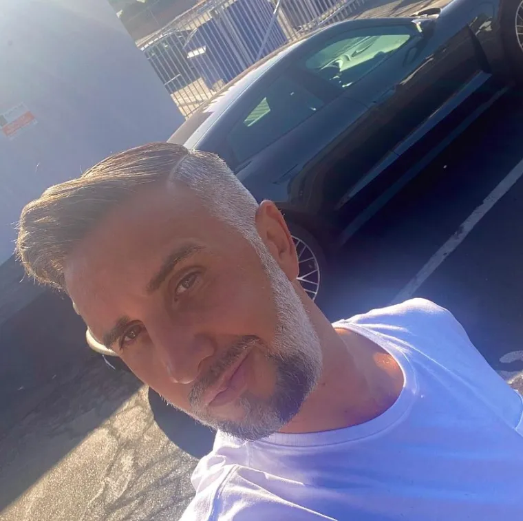 Nedavno je priznao da je zamalo "ubio" poznatu glumicu Angelu White na njihovom prvom snimanju jer joj je zbog njegovog penisa od 25 cm puknulo slijepo crijevo tijekom seksa.