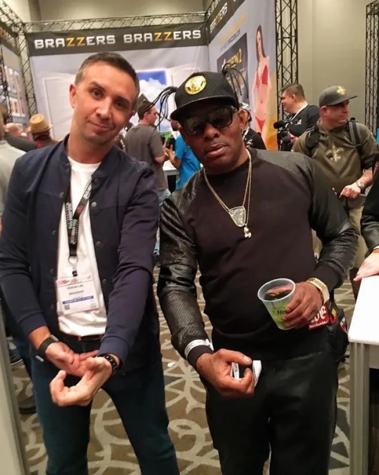 Glumac je bio te&scaron;ko ozlijeđen kada je njegova kolegica zadobila ozljedu i slučajno nabila stražnjicu na njegov testis u sljedećoj sceni.