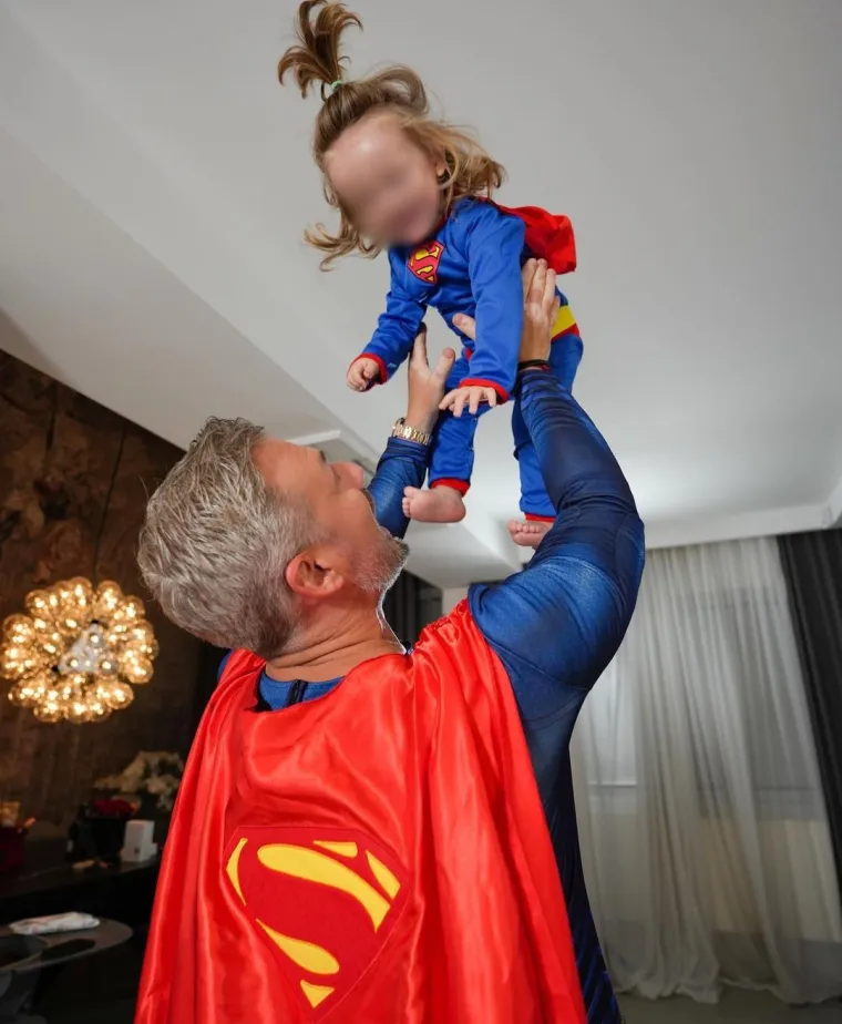 &Scaron;uputica zategla minjak i visoke čizme pa pokazala &scaron;to ona, Bloom i Nenad imaju zajedničko: 'Danas je jedan od onih dana'