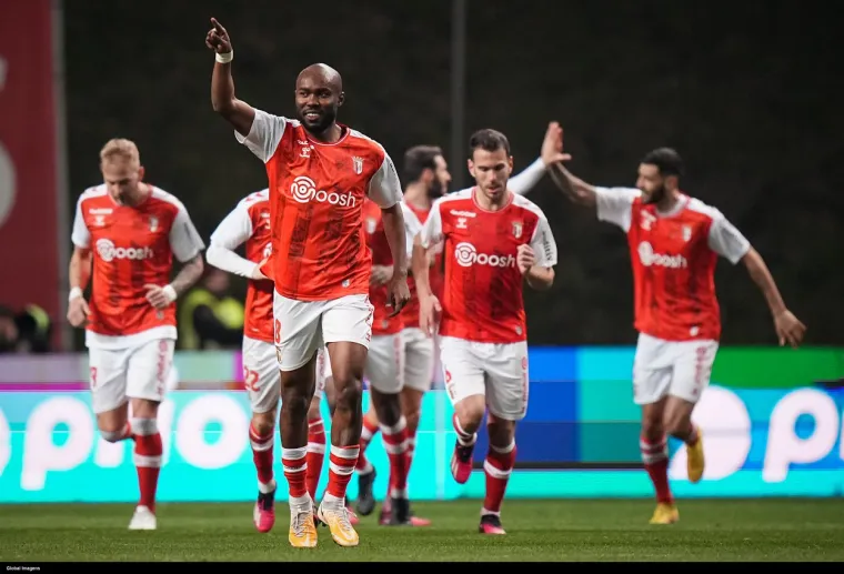 9. Za mnoge Braga je veliko iznenađenje na ovoj listi, ali tko prati rad ovog portugalskog kluba malo pomnije neće se začuditi. Braga koristi svaki propust velike trojke i to jako dobro naplaćuje te ima plus od 142 milijuna eura u posljednjih pet sezona. 