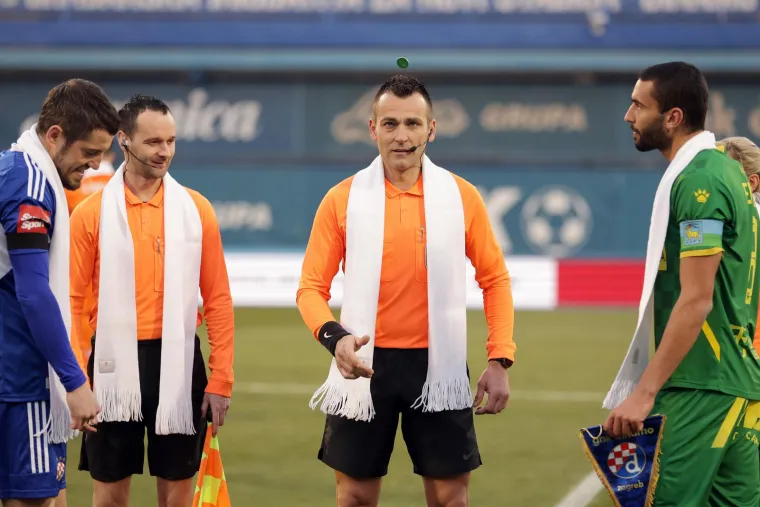 Kakva gesta: Igrači Dinama i Istre na teren iza&scaron;li s detaljem na koji bi Ćiro bio ponosan