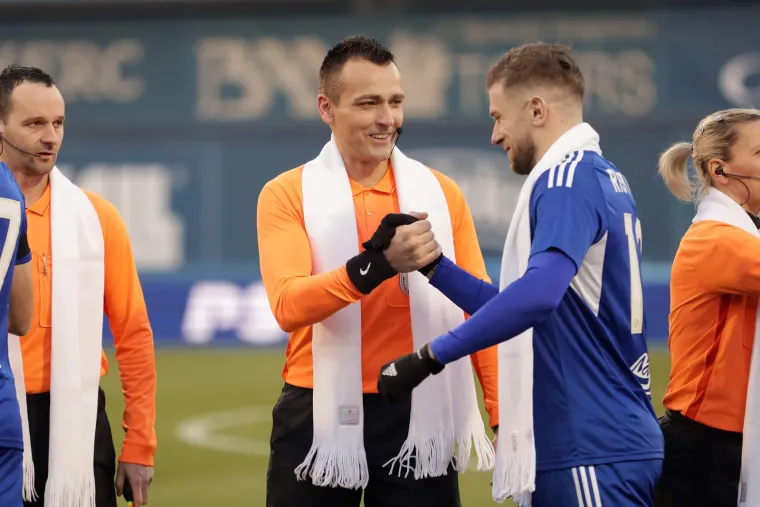 Kakva gesta: Igrači Dinama i Istre na teren iza&scaron;li s detaljem na koji bi Ćiro bio ponosan