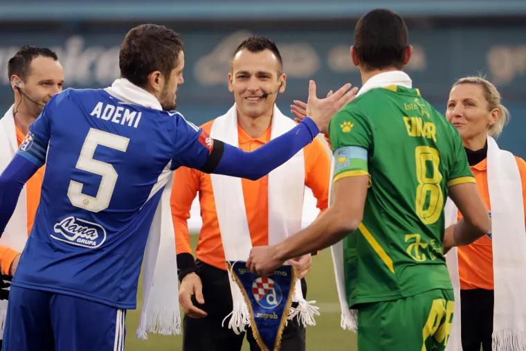 Kakva gesta: Igrači Dinama i Istre na teren iza&scaron;li s detaljem na koji bi Ćiro bio ponosan