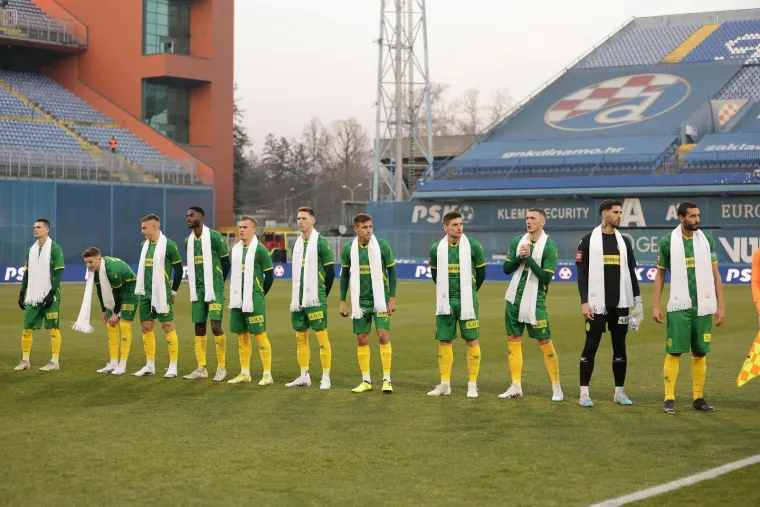 Kakva gesta: Igrači Dinama i Istre na teren iza&scaron;li s detaljem na koji bi Ćiro bio ponosan
