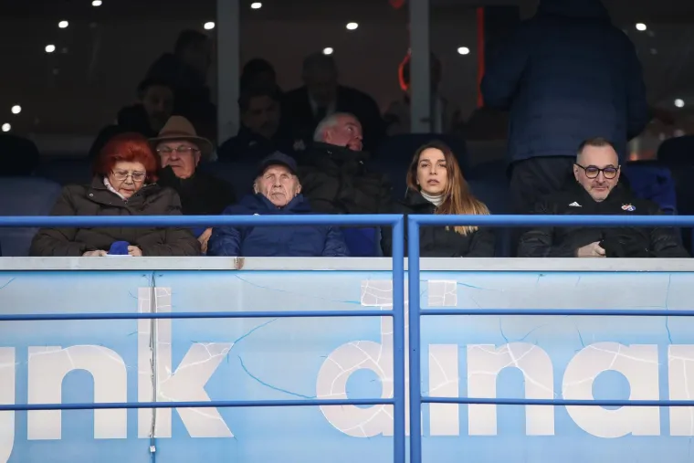 Utakmicu je iz svečane lože pratio predsjednik Mirko Bari&scaron;ić uz dru&scaron;tvu žene Božice, predsjednice uprave Vlatke Peras i Kre&scaron;imira Antolića.