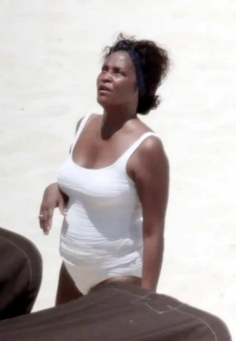 U braku s Bobbyjem, Whitney je dobila kćer Bobbi Kristinu, koja je preminula na isti način kao njezina majka u srpnju 2015. godine. 