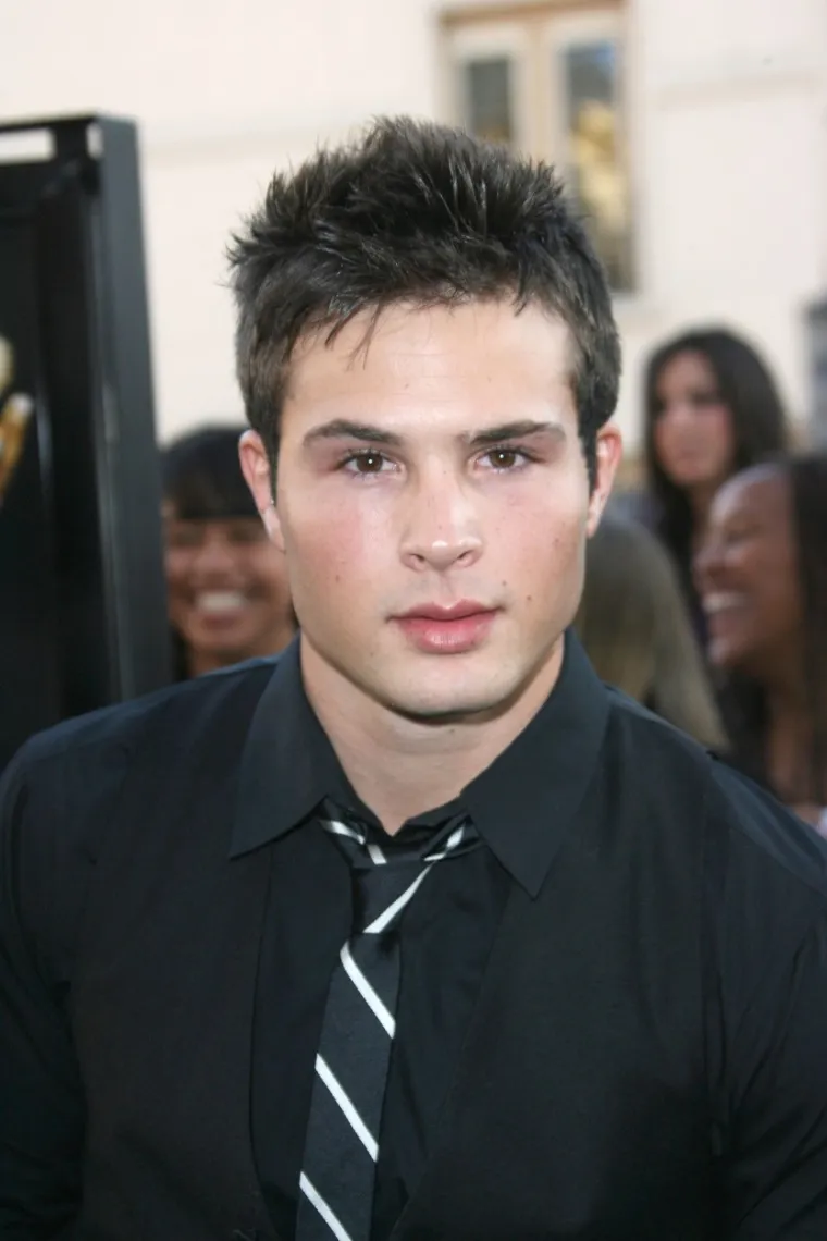 Član obitelji rekao je za TMZ da se glumac godinama borio s prekomjernom konzumacijom alkohola i da je nedavno oti&scaron;ao na rehabilitaciju.