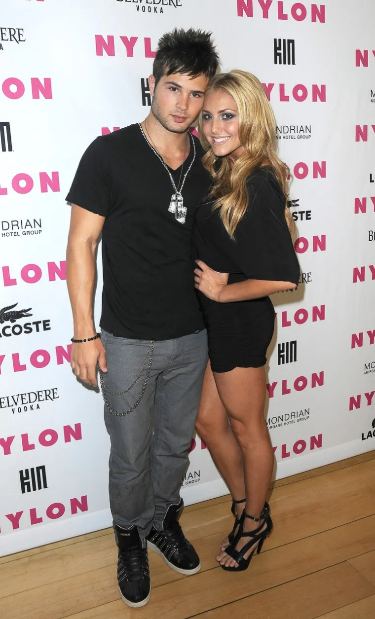 Miljenik žena pronađen mrtav u stanu, policiju dočekao užasan prizor: Prezgodni glumac i pjevač dugo se borio s alkoholom...