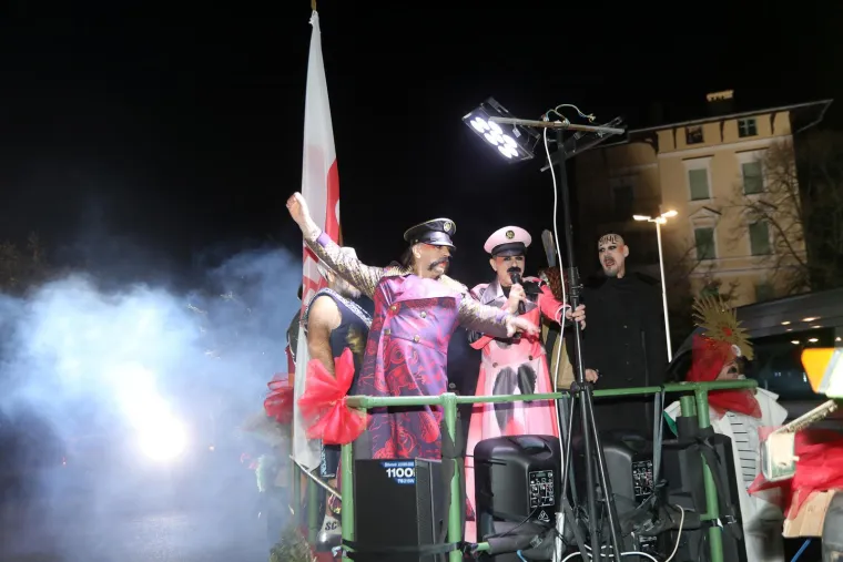 Let 3 na Doru stigao u traktoru!