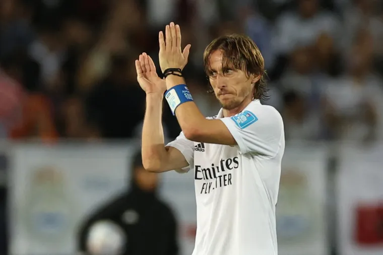 Luka Modrić peti puta svjetski prvak:  Samo tri trofeja nedostaju mu da postane najtrofejniji igrač Reala u povijesti