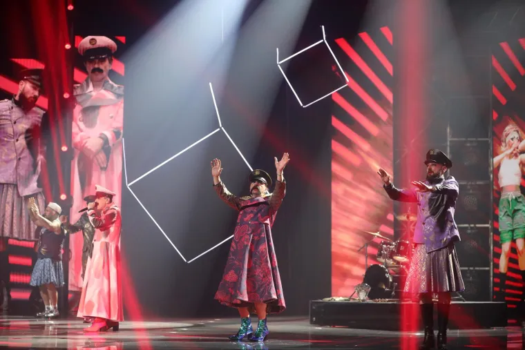 Rakete, Lenjin, ruže u stražnjici...: Ovako je izgledao spektakularan nastup Let 3 na Dori