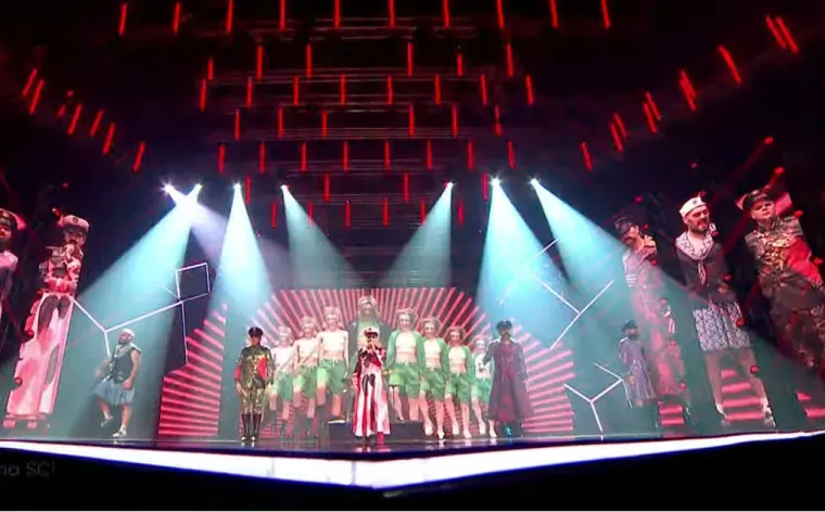 Rakete, Lenjin, ruže u stražnjici...: Ovako je izgledao spektakularan nastup Let 3 na Dori