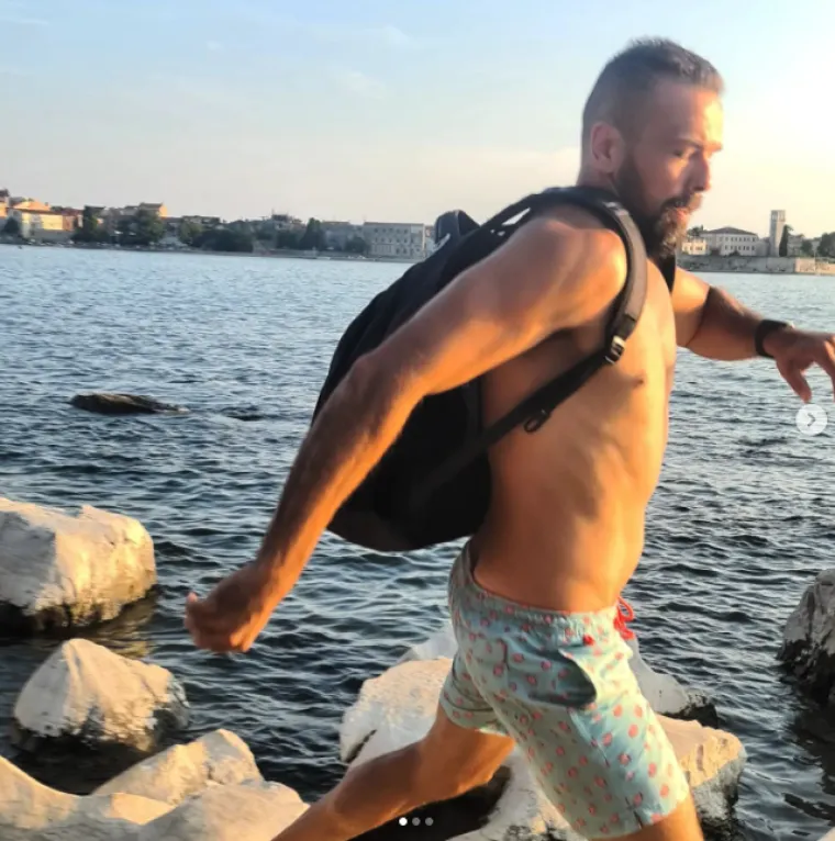 Nije nikakvo čudo &scaron;to je Hedviga 'odlijepila' za njim: Zoran iz 'Braka na prvu' često je bez majice, a ima se čime i pohvaliti