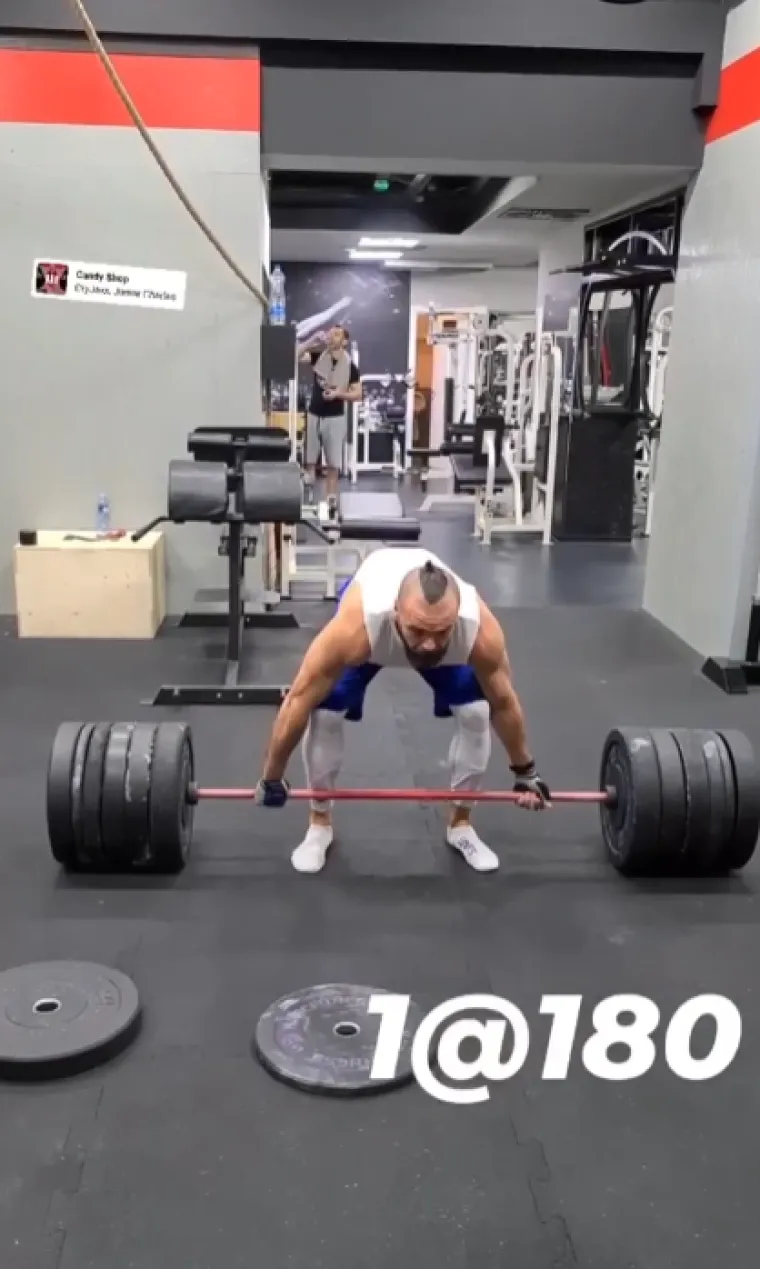 Nije nikakvo čudo &scaron;to je Hedviga 'odlijepila' za njim: Zoran iz 'Braka na prvu' često je bez majice, a ima se čime i pohvaliti