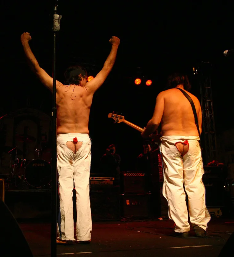 Ispucavali čepove iz stražnjice, napuhivali kondome, dijelili janjetinu... Ovo je Best of Let 3