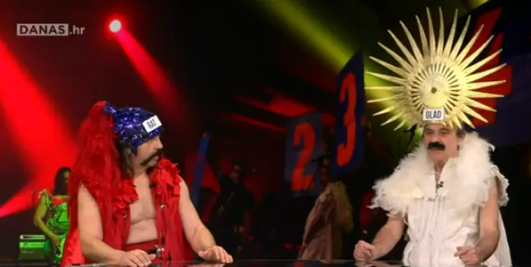 Šesti album &quot;Jedina&quot; objavljen je 2000. godine i u početku je napravljena samo jedna kopija albuma. Let 3 je isprva odbio distribuirati album, ali to su ipak učinili nekoliko mjeseci kasnije. Za pjesme &quot;Profesor Jakov&quot; i &quot;Tazi-tazi&quot; su snimljeni spotovi.