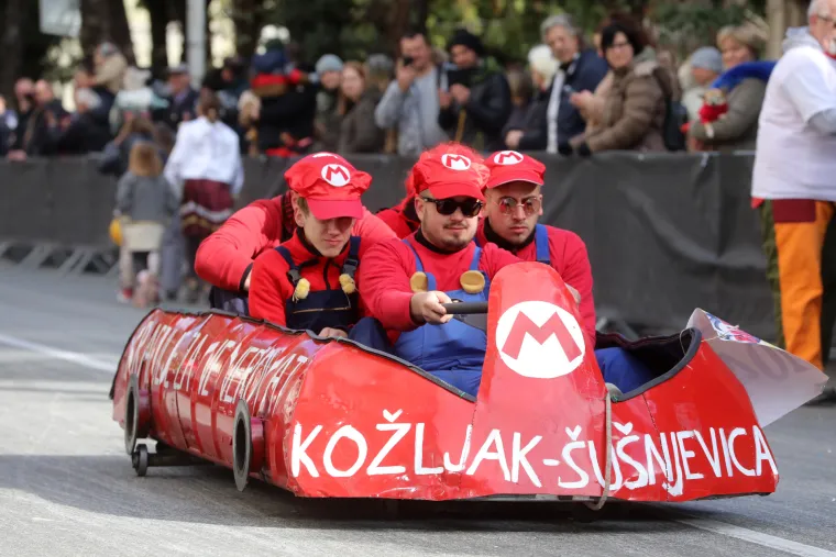 Divovska rola WC papira, Super Mario i Spiderman - svi su se danas kotrljali po Opatiji
