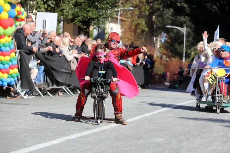 Divovska rola WC papira, Super Mario i Spiderman - svi su se danas kotrljali po Opatiji