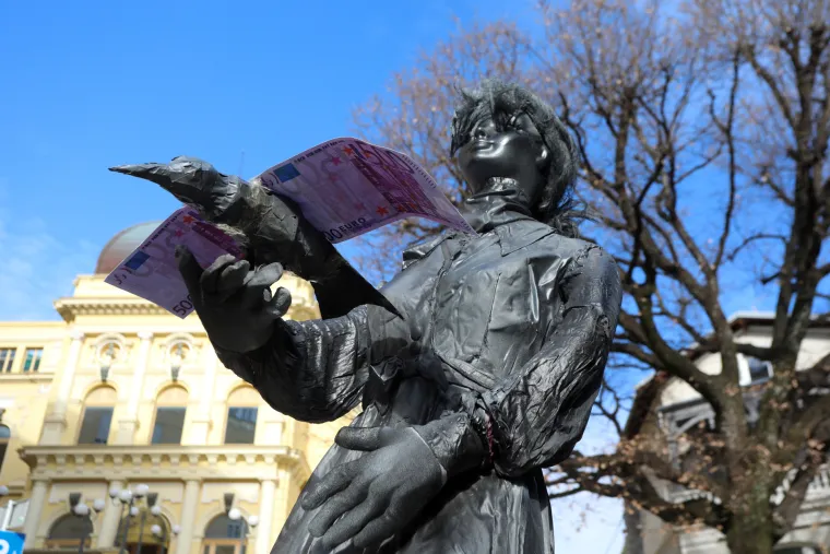 Divovska rola WC papira, Super Mario i Spiderman - svi su se danas kotrljali po Opatiji