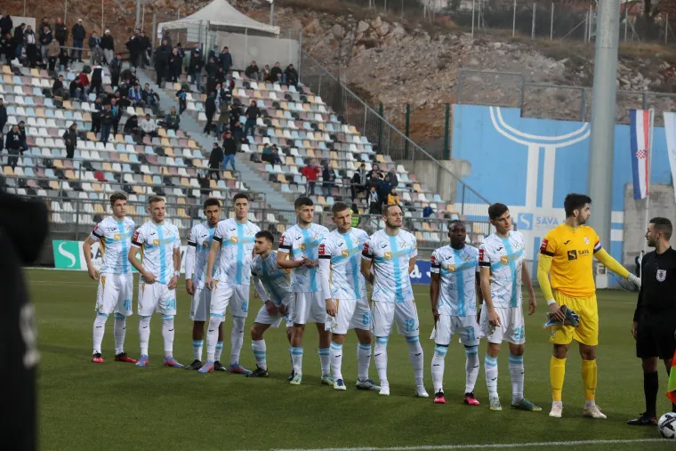 Pogledajte transparent koji je Armada posvetila Ćiri Blaževiću: 'Znaš, sine, jedna stvar nema cijenu'