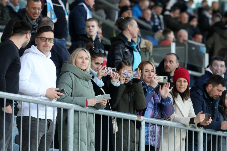 Pogledajte transparent koji je Armada posvetila Ćiri Blaževiću: 'Znaš, sine, jedna stvar nema cijenu'