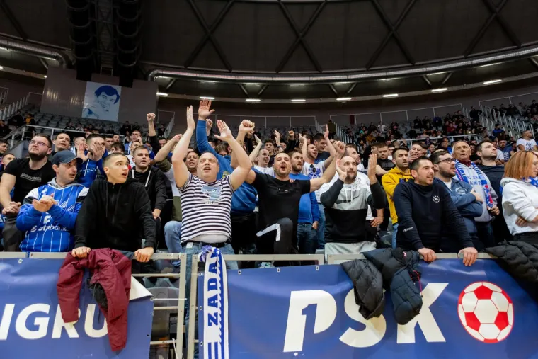 Srbi prozivaju Zadrane zbog poruke koja je osvanula na tribinama: 'Bijedna gesta, Hrvatima ovo nije trebalo'