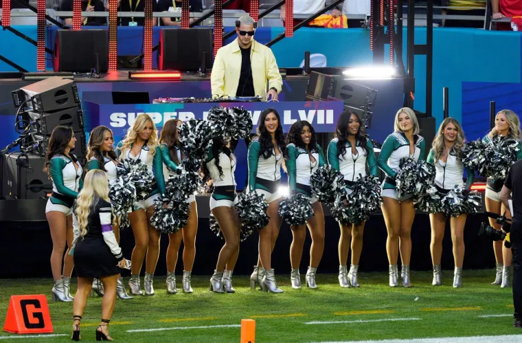 Cheerleadersice zapalile Super Bowl LVII