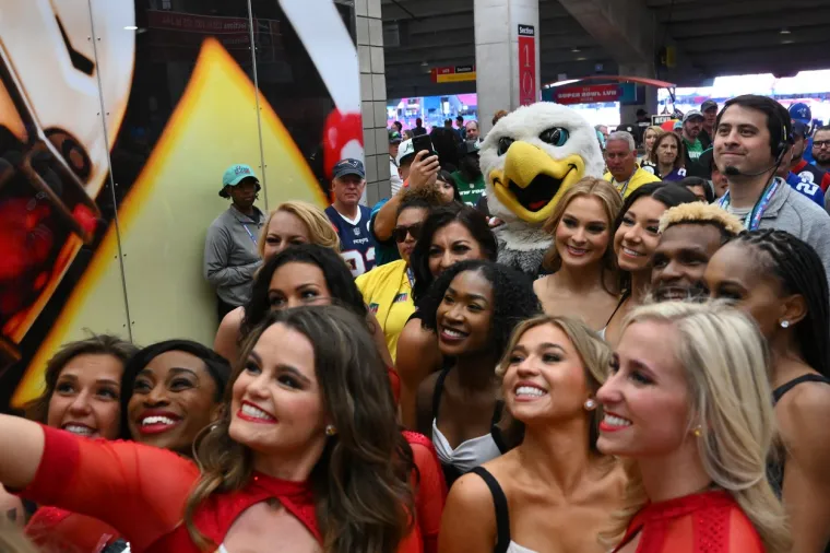 Cheerleadersice zapalile Super Bowl LVII