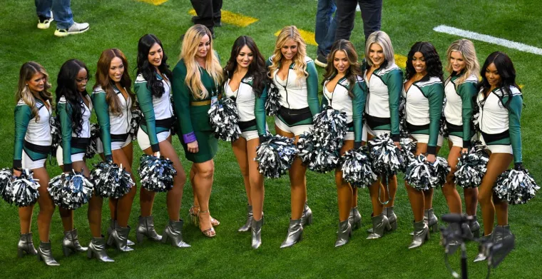 Cheerleadersice zapalile Super Bowl LVII