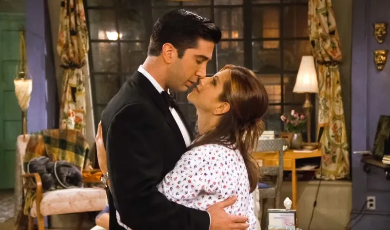 6. Ross i Rachel u &quot;Prijateljima&quot; - Rachel i Ross jedan su od najomiljenijih parova u povijesti TV emisija. Ipak, Ross je u ovoj vezi poprilično loš lik. Uz sve laži i manipulacije koje je koristio u njihovoj vezi, Ross se ponašao kao dečko koji voli kontrolirati djevojku. Unatoč njezinom zahtjevu, odbio je razvesti se od Rachel nakon što su se slučajno vjenčali u Vegasu. U više ju je navrata smatrao svojim &quot;posjedom&quot;. 