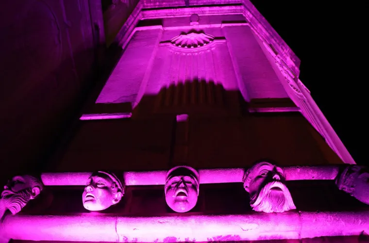 Gradovi diljem Hrvatske osvijetljeni ljubičastom bojom. Evo koja poruka stoji iza toga