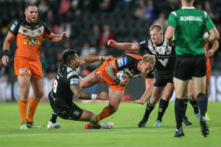 Kakav gad! Procurila snimka seksa zvijezde s prijateljevom ljubavnicom: Uhvaćen spu&scaron;tenih gaća, a supruga ga izbacila iz kuće