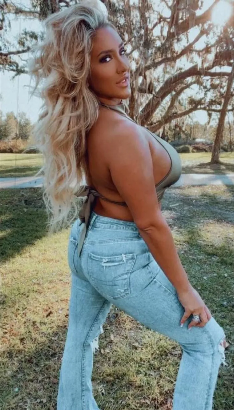 &quot;Nemojte sjediti kod kuće i gledati Dnevnik Bridget Jones, kupite si novu vruću odjeću i počastite se večerom&quot;, dodala je.