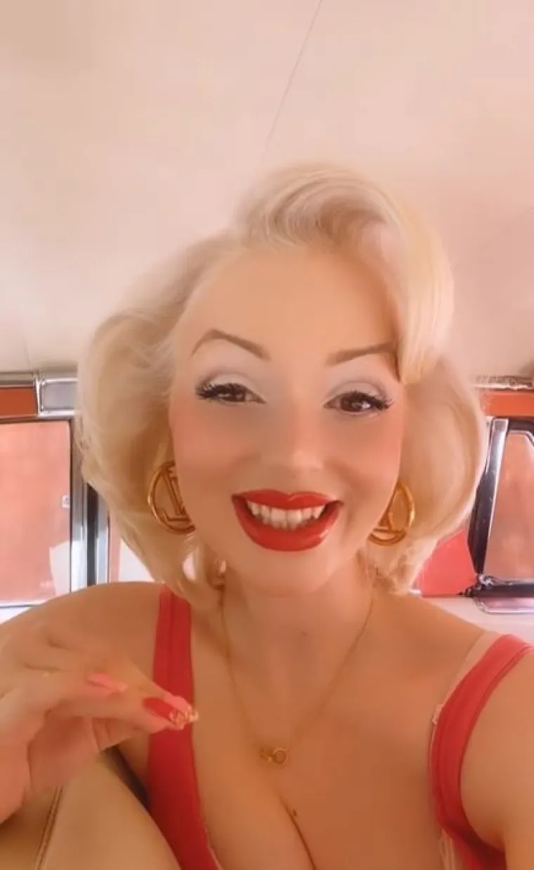 Jasmine Chiswell: Možda najpoznatija Marilynina dvojnica je prekrasna Jasmine Chiswell, koja ima više od milijun pratitelja na Instagramu. Jasmine, koja je u kasnim 20-ima, čak je kupila vilu u Runyon Canyonu vrijednu 2,26 milijuna eura u kojoj je i sama Marilyn živjela.