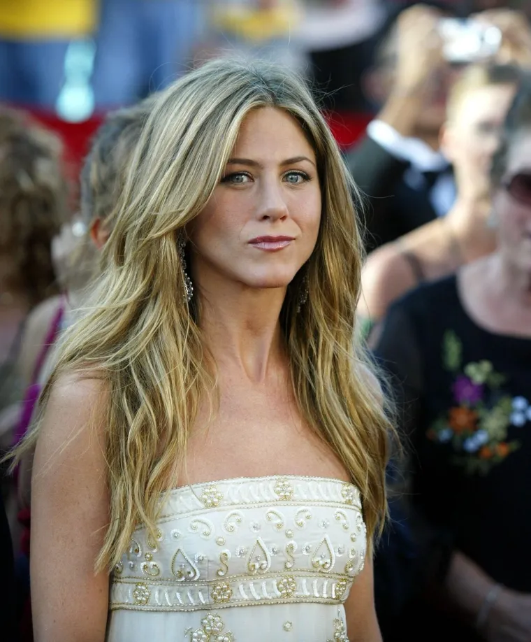 No, neki mediji tvrde da je svađa biv&scaron;e i sada&scaron;nje glumice počela jo&scaron; 2000-ih kada je navodno Meghan izjavila kako bi htjela biti "gospođa Pitt". 