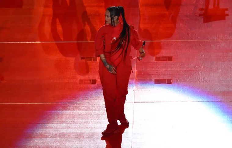 Karleu&scaron;a tvrdi da je Rihanna iskopirala njen nastup: 'Ovo nije prvi nego 101. put da oni veliki bogati i moćni ustvari kasne'